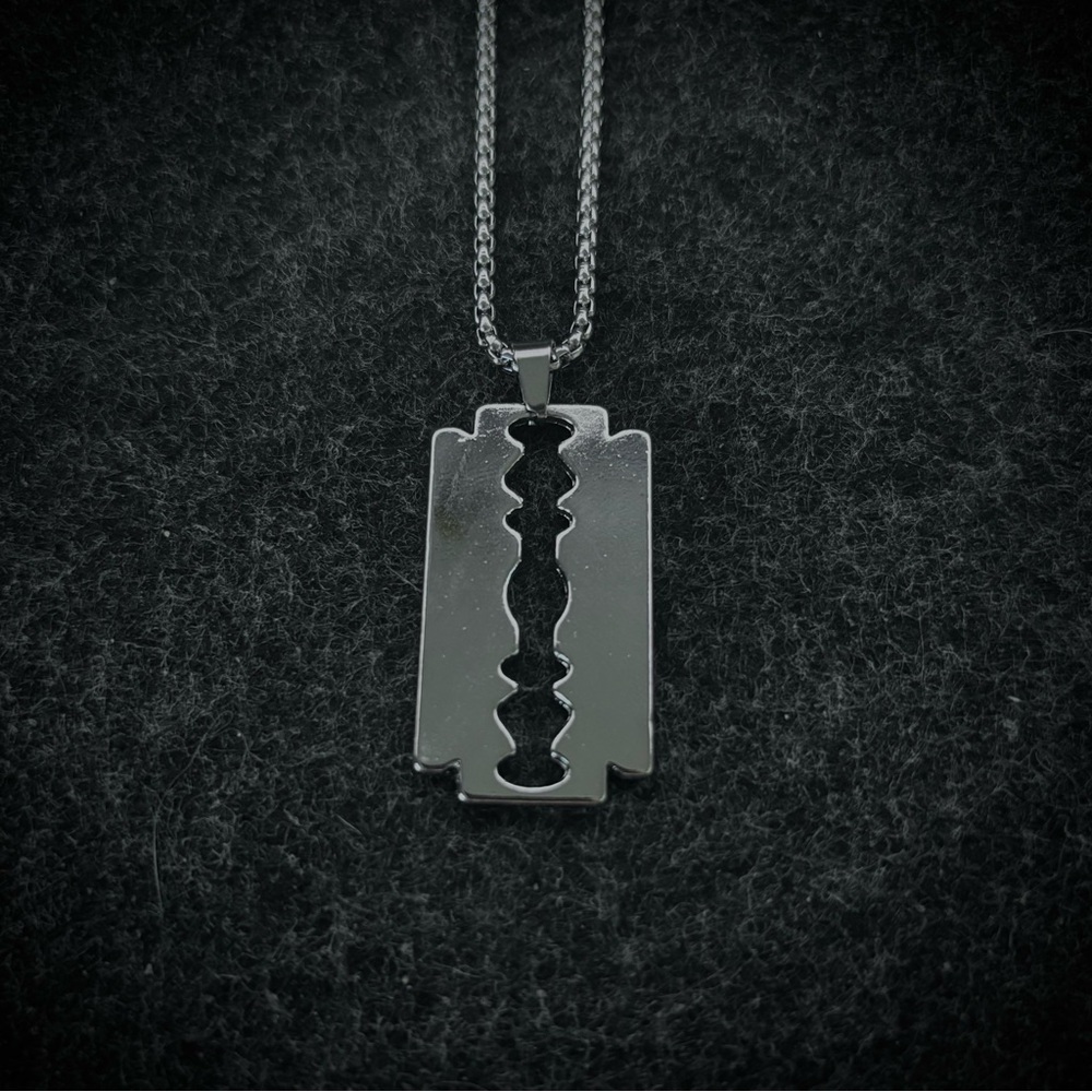 ☦︎ Y2K Emo Razor Blade Necklace ☦︎